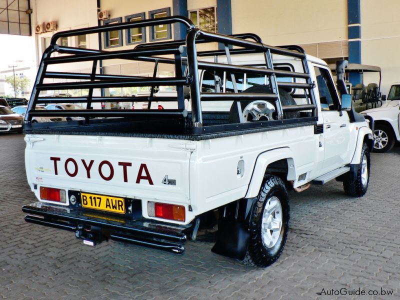 Toyota Land Cruiser V6 in Botswana