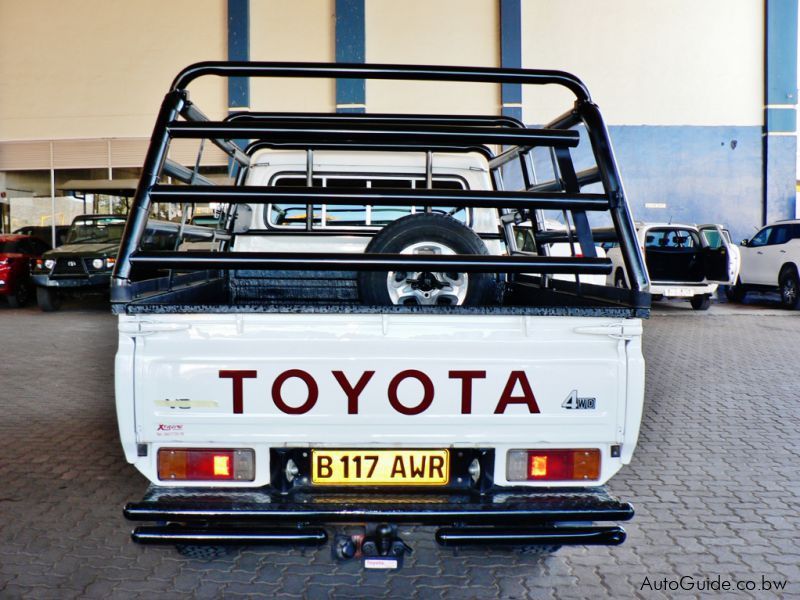 Toyota Land Cruiser V6 in Botswana