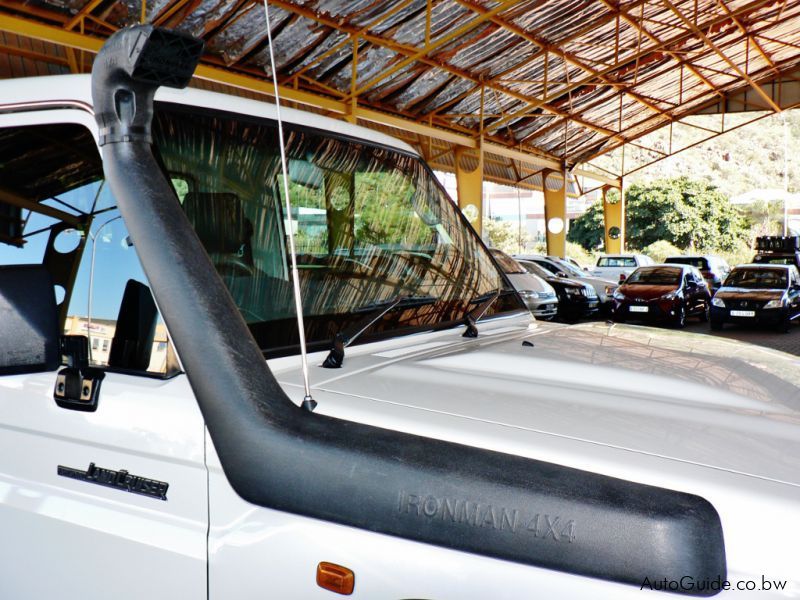 Toyota Land Cruiser V6 in Botswana