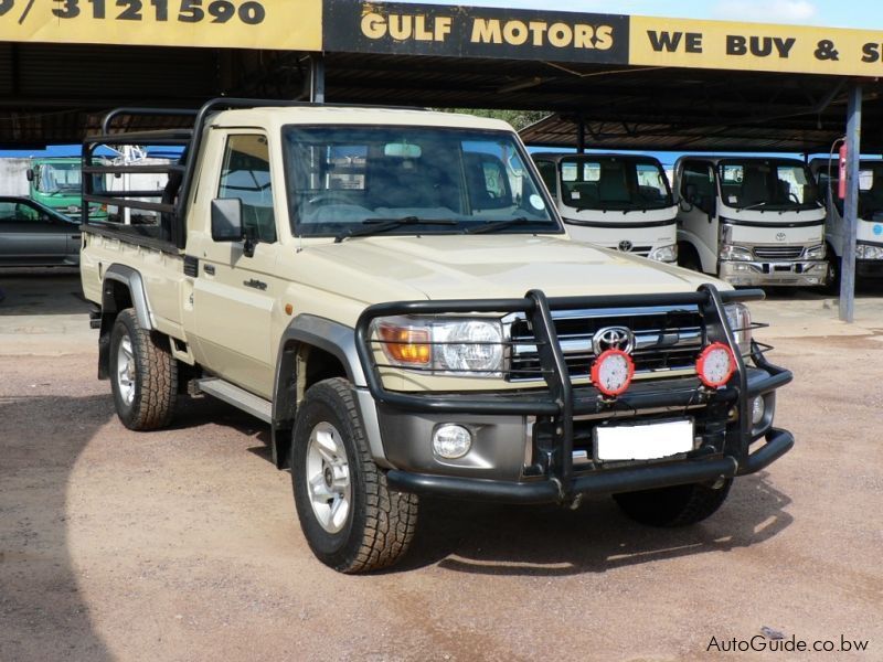 Toyota Land Cruiser V6 in Botswana