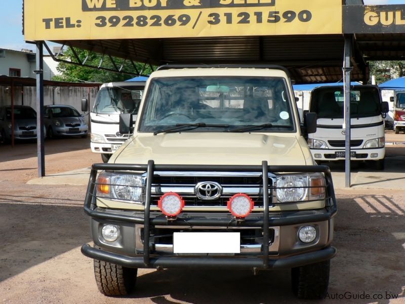 Toyota Land Cruiser V6 in Botswana