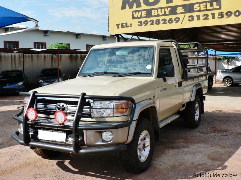 Toyota Land Cruiser V6 in Botswana