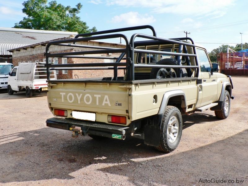 Toyota Land Cruiser V6 in Botswana