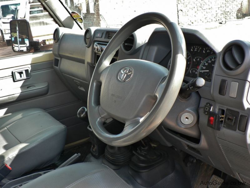 Toyota Land Cruiser V6 in Botswana