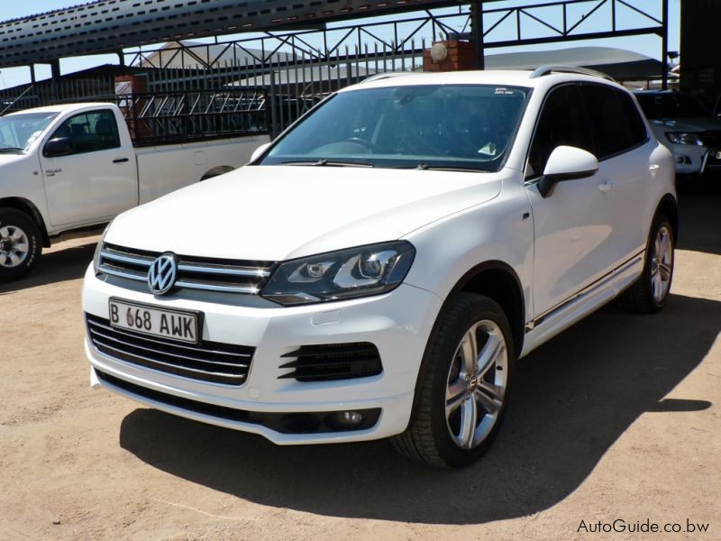 Volkswagen Touareg V6 TDi BlueMotion R-Line in Botswana