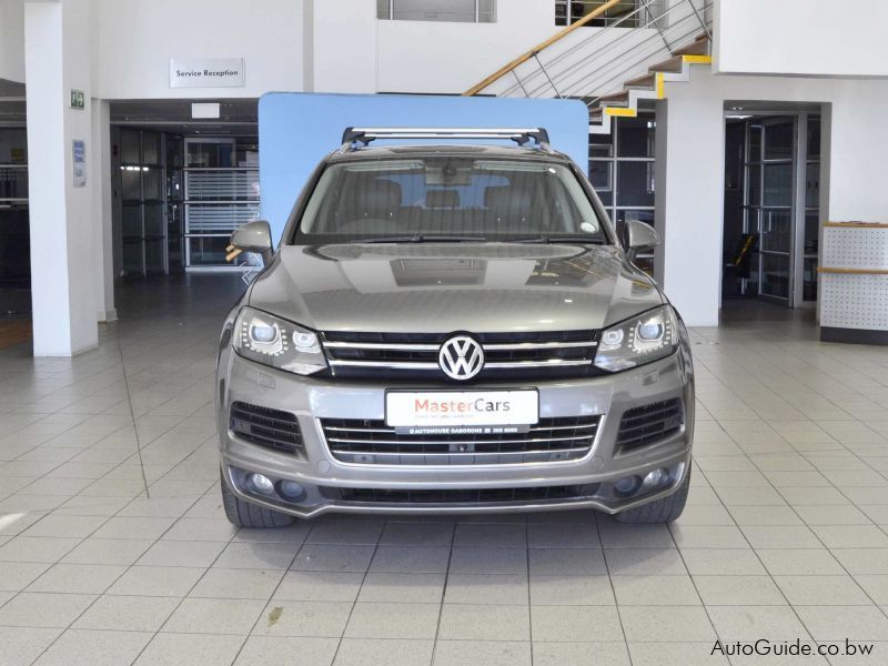 Volkswagen Touareg V6 TDi Bluemotion R_Line in Botswana