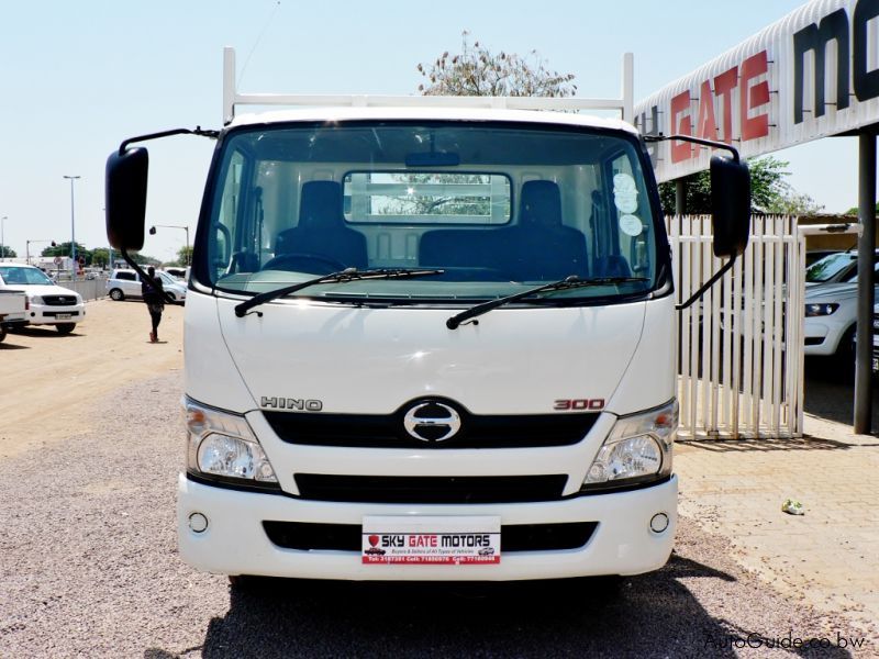 Hino 300 - 814 in Botswana