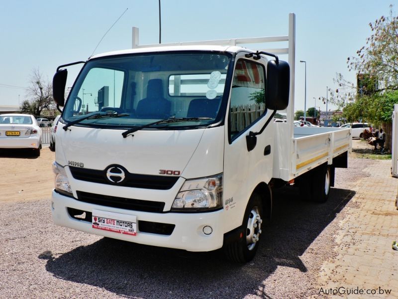 Hino 300 - 814 in Botswana