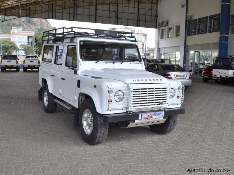 Land Rover Defender 7 Seater in Botswana