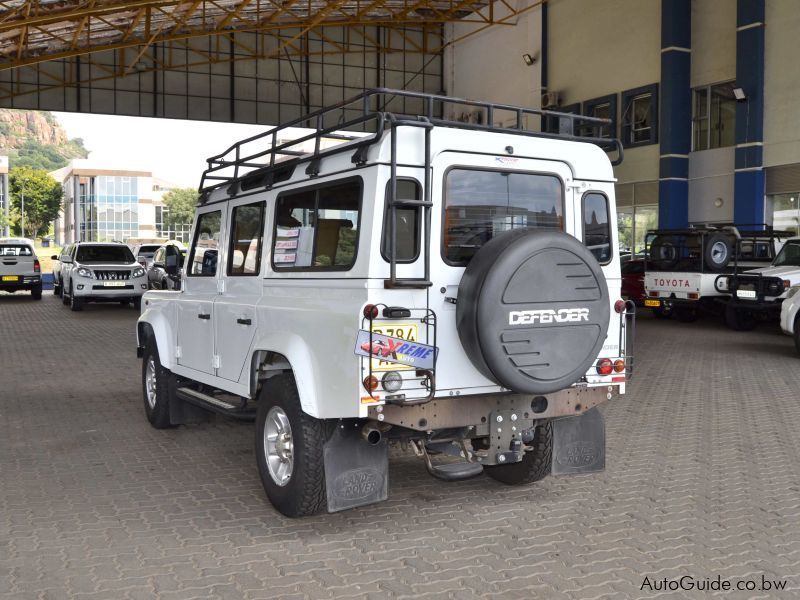 Land Rover Defender 7 Seater in Botswana