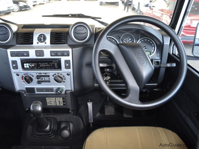 Land Rover Defender 7 Seater in Botswana