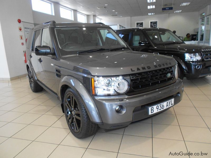 Land Rover Discovery 4 SE Black Edition in Botswana