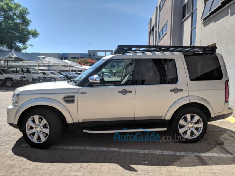 Land Rover Discovery in Botswana