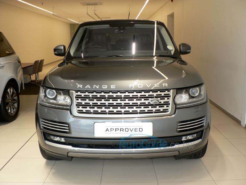 Land Rover Range Rover Vogue SE Supercharged in Botswana