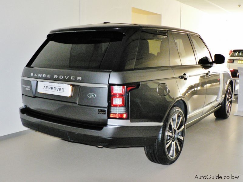 Land Rover Range Rover Vogue SE Supercharged in Botswana