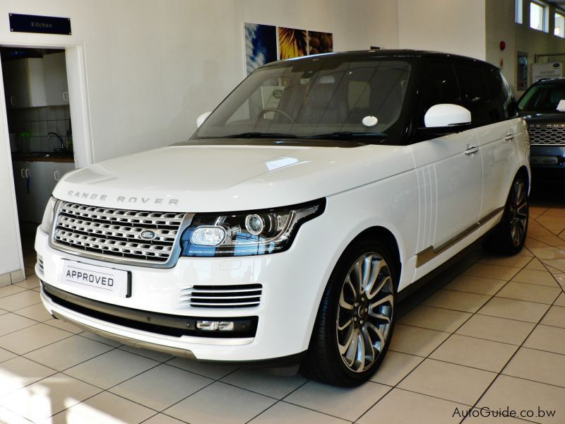 Land Rover Range Rover Voque in Botswana