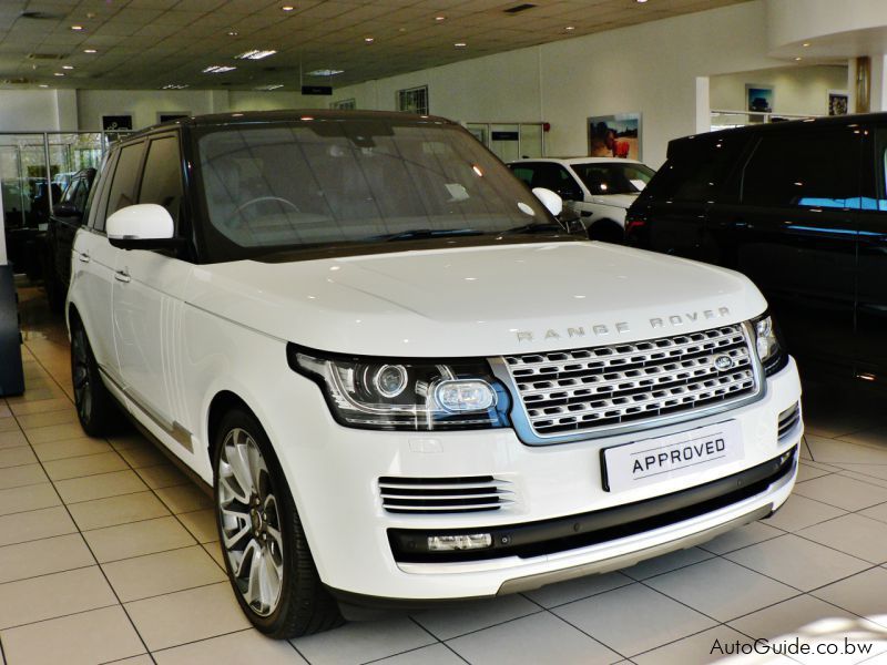 Land Rover Range Rover Voque in Botswana