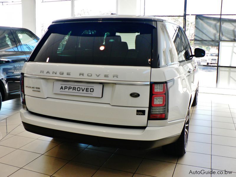 Land Rover Range Rover Voque in Botswana