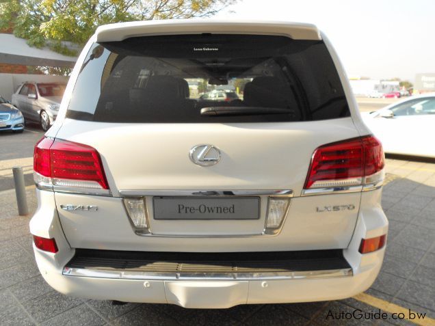 Lexus LX 570 in Botswana