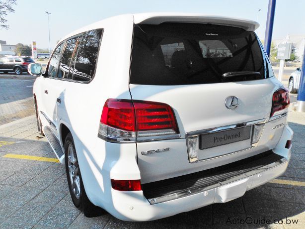 Lexus LX 570 in Botswana