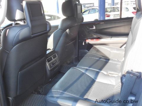 Lexus LX 570 in Botswana