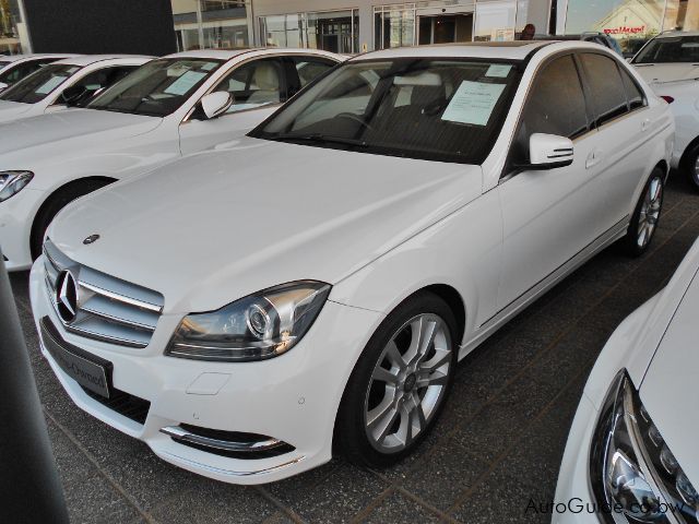 Used Mercedes C250: Price Guide & Negotiation Tips - k942l0m