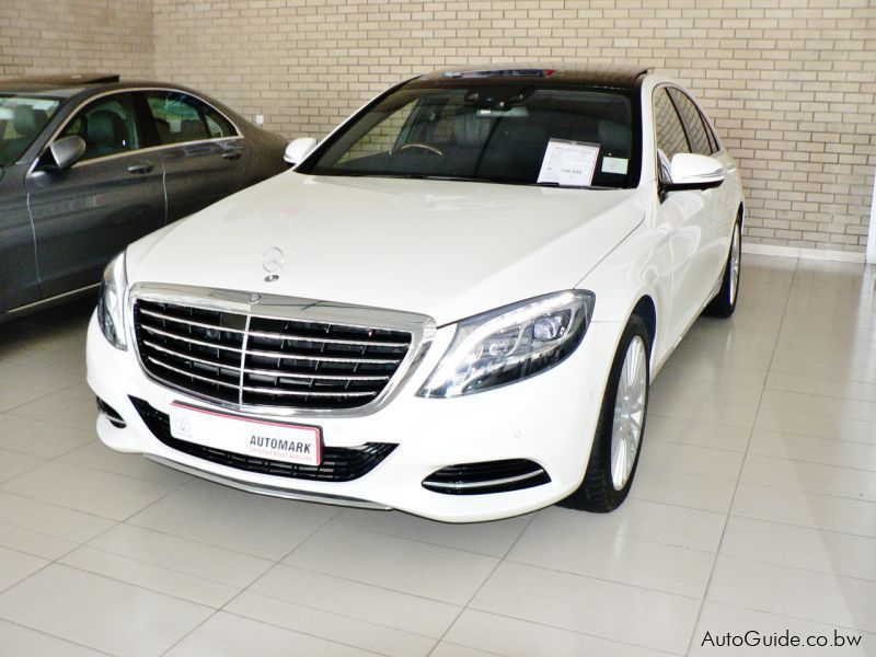 Mercedes-Benz S500 in Botswana