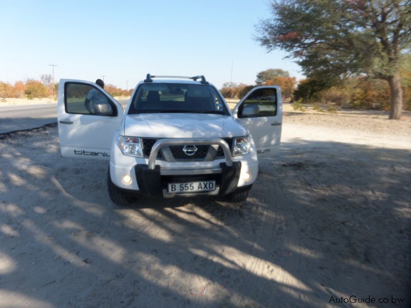 Nissan Navara Titanium in Botswana