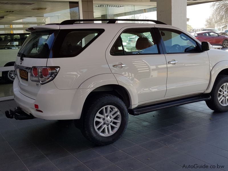 Toyota Fortuner 2.5 4x2 Auto in Botswana