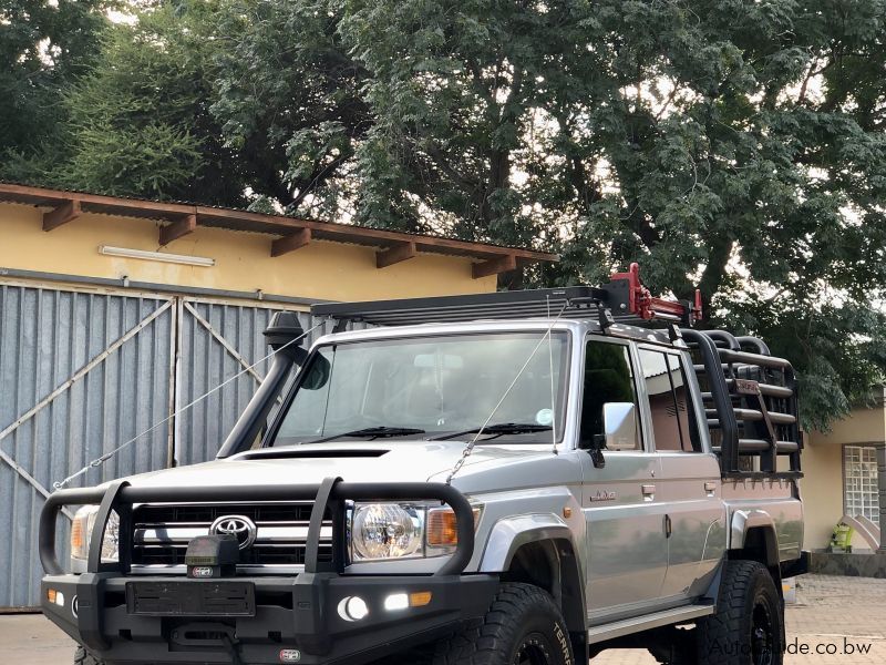 Toyota Land Cruiser Lx V8 in Botswana