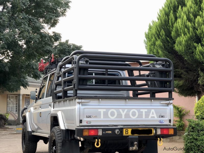 Toyota Land Cruiser Lx V8 in Botswana