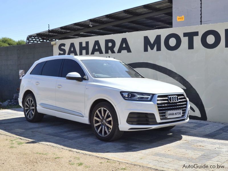 Audi Q7 Quattro TDi S-Line in Botswana