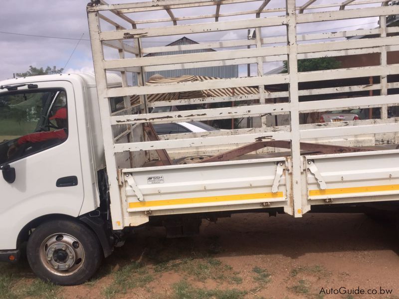 Hino 300 SERIES TRUCK MODEL 814 in Botswana