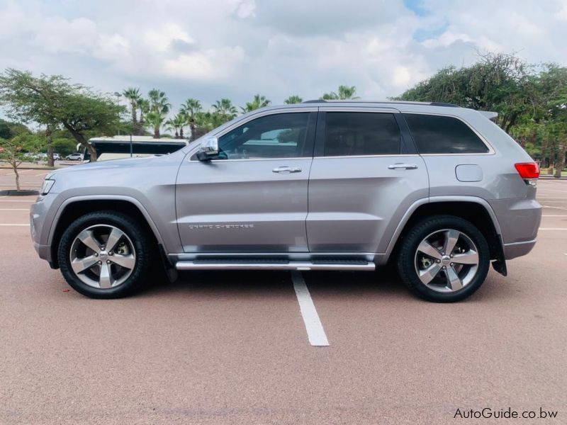 Jeep Grand Cherokee- Overland 3.6 V6 in Botswana