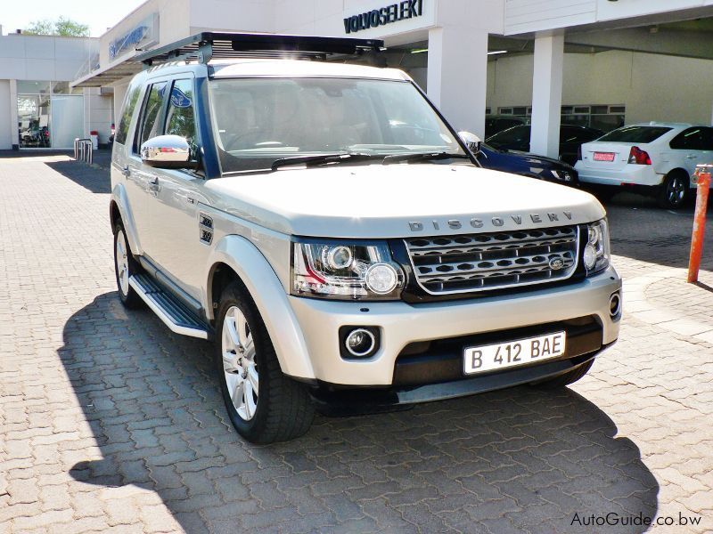 Land Rover Discovery 4 HSE V6 in Botswana