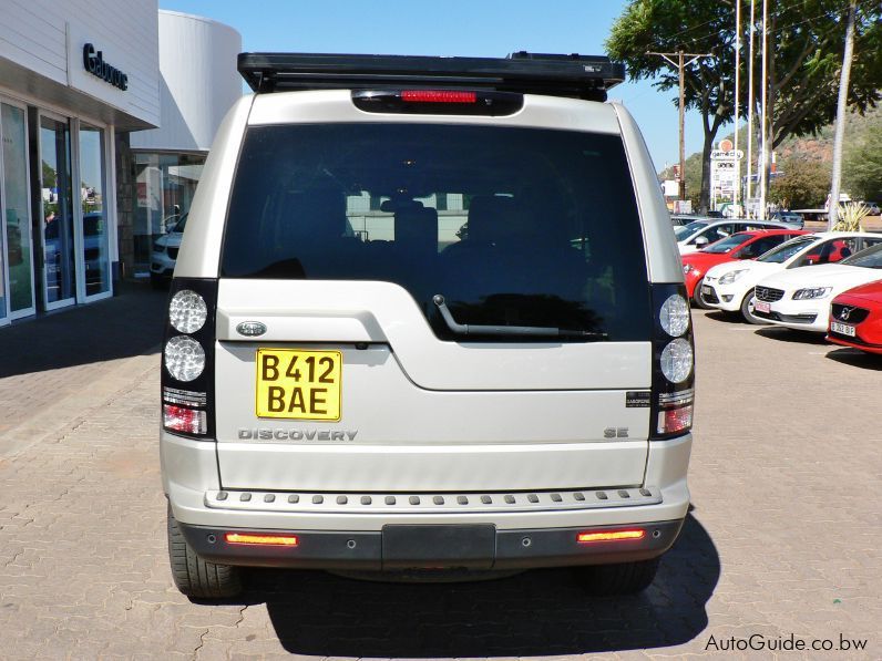 Land Rover Discovery 4 HSE V6 in Botswana