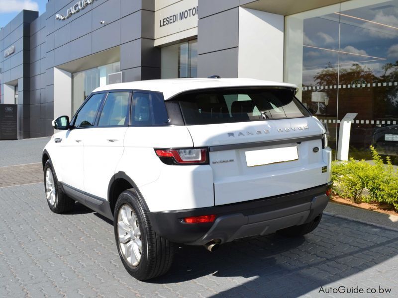 Land Rover Range Rover Evoque in Botswana