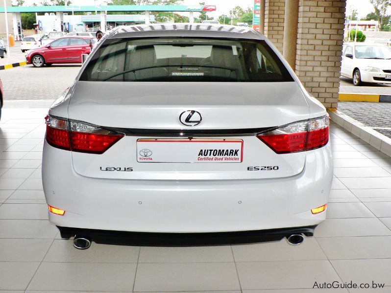 Lexus ES 250 in Botswana