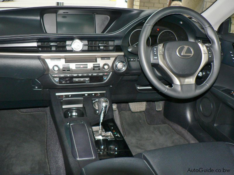 Lexus ES 250 in Botswana