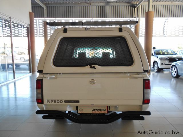 Nissan Hardbody NP300 2.5TDi 4x4 in Botswana