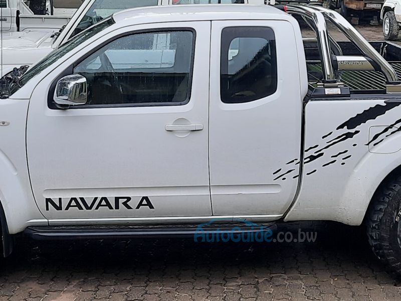 Nissan Navara, 6 Speed, 4x4 in Botswana
