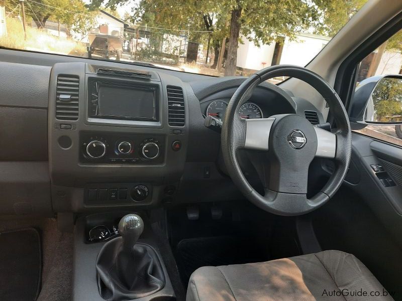 Nissan Navara, 6 Speed, 4x4 in Botswana