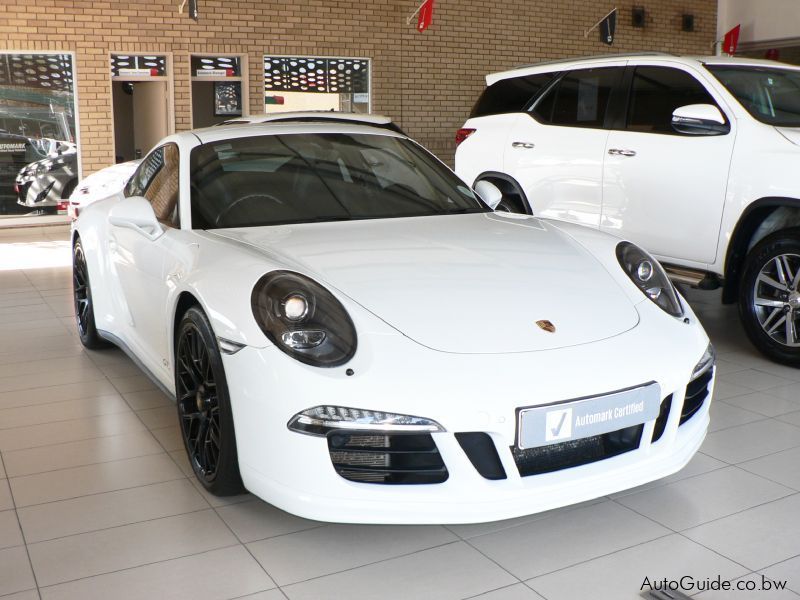 Porsche Carrera 4 911 GTS in Botswana