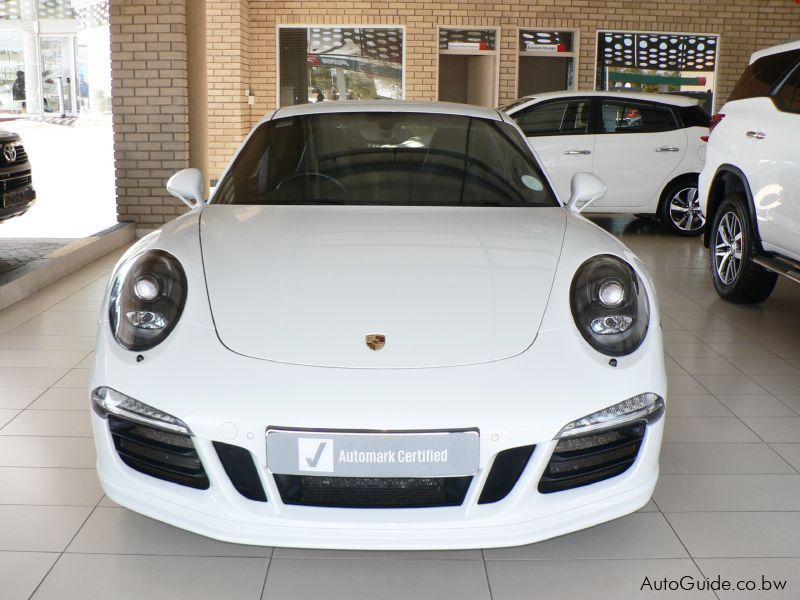 Porsche Carrera 4 911 GTS in Botswana