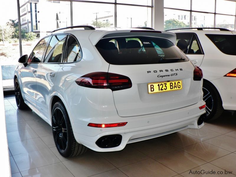 Porsche Cayenne GTS in Botswana