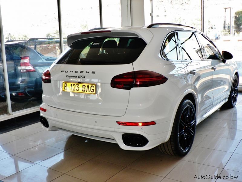 Porsche Cayenne GTS in Botswana