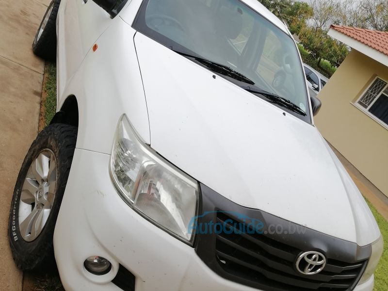 Toyota Hilux 2.5 L SRX in Botswana