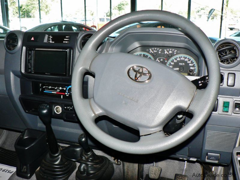 Toyota Land Cruiser LX V8 in Botswana