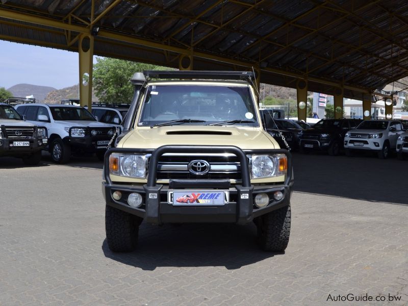 Toyota Land Cruiser LX V8 in Botswana