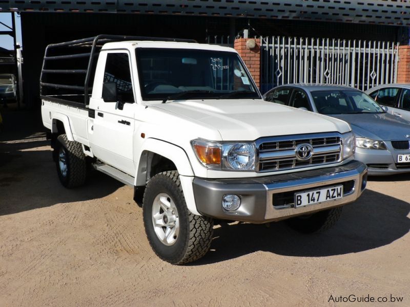 Toyota Land Cruiser V6 in Botswana